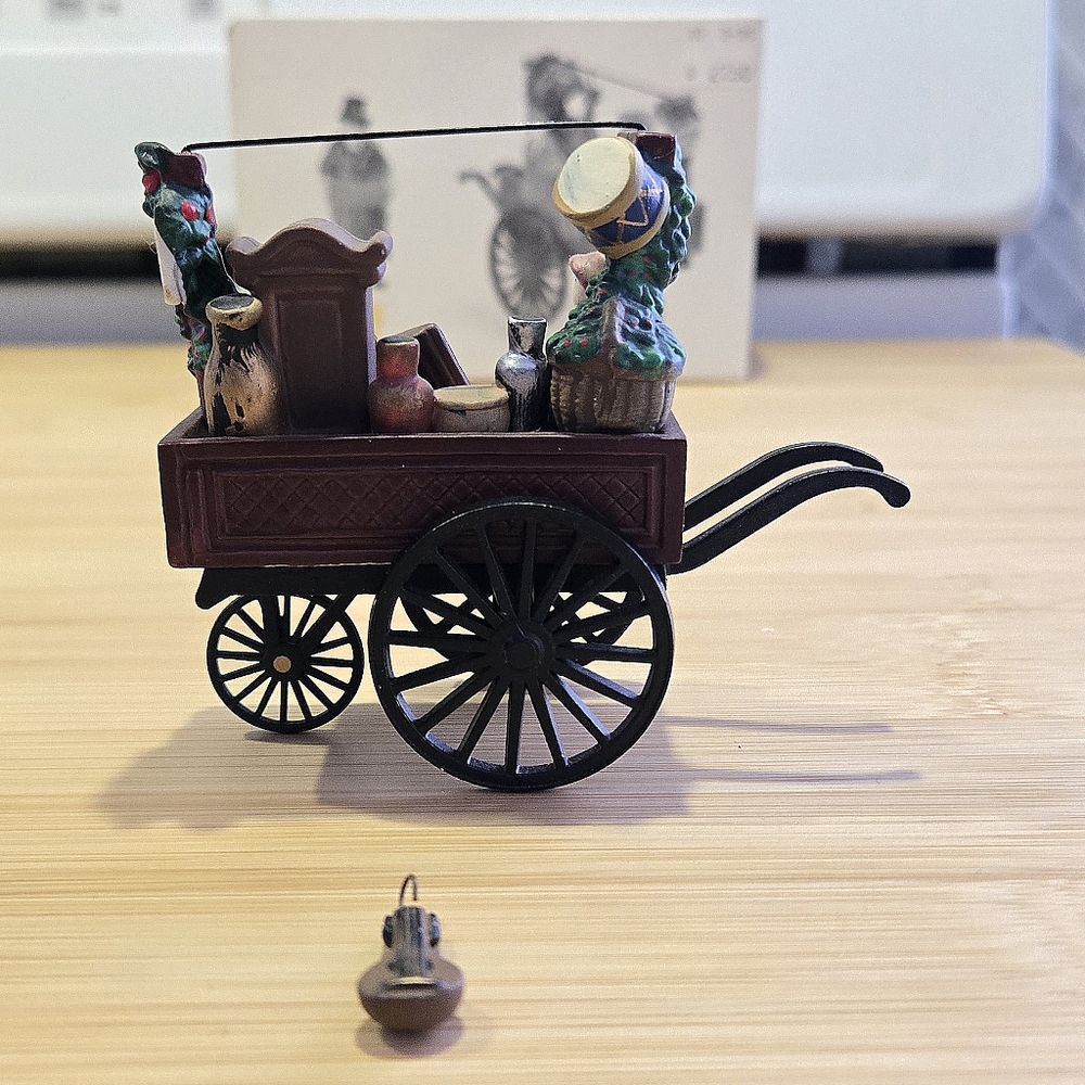 Department 56 Chelsea Market Curiosities Monger & Cart Figurine Set - Like New - Picture 8 of 12